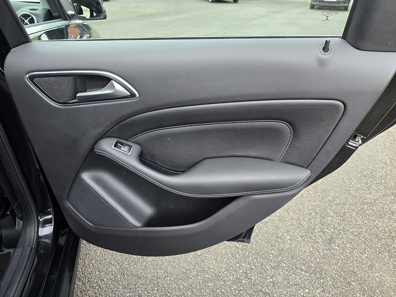 Mercedes-Benz B Class B180d SE - U91524