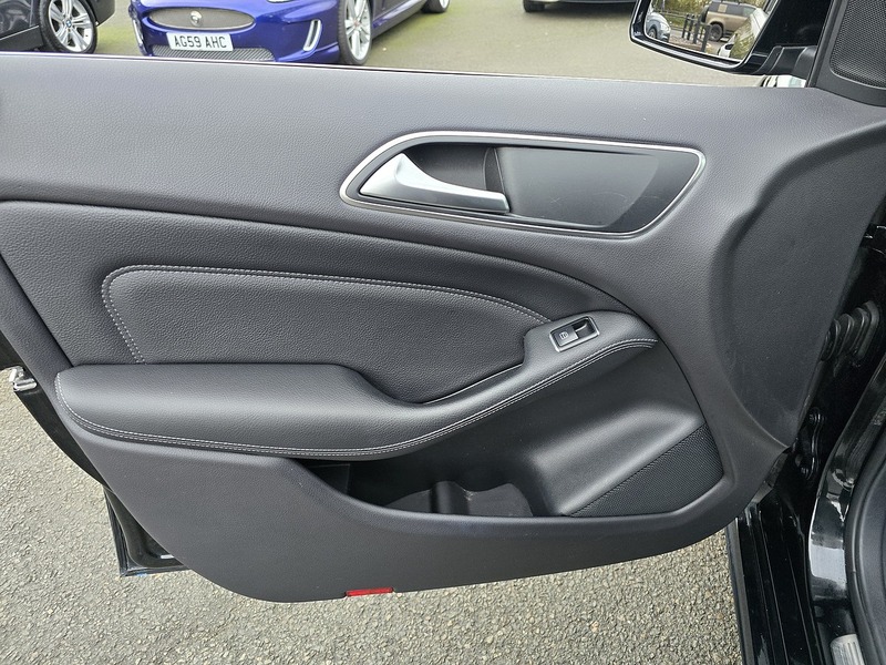 Mercedes-Benz B Class B180d SE - U91524