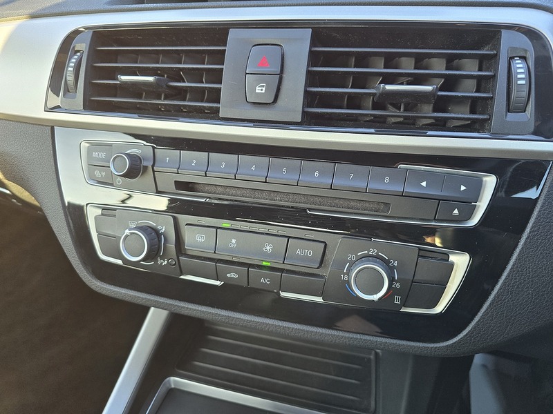 BMW 2 Series 218i SE - U91559