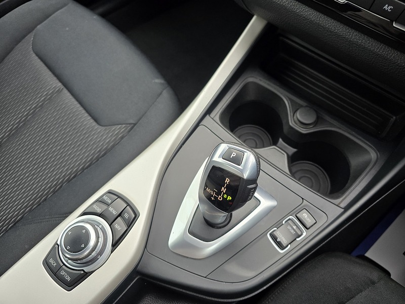 BMW 2 Series 218i SE - U91564