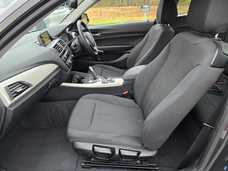 BMW 2 Series 218i SE - U91564