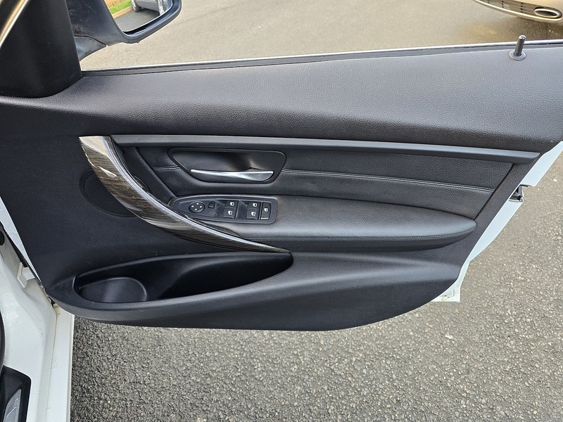 BMW 3 Series 320d Luxury - U91573