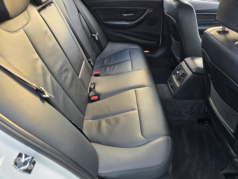 BMW 3 Series 320d Luxury - U91573