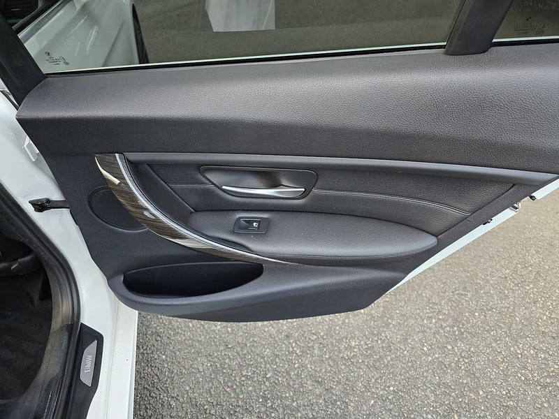 BMW 3 Series 320d Luxury - U91573