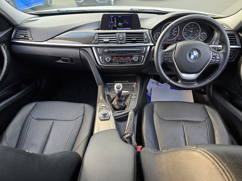BMW 3 Series 320d Luxury - U91573