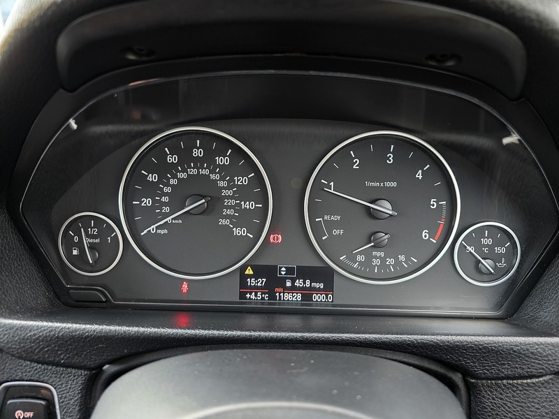 BMW 3 Series 320d Luxury - U91573