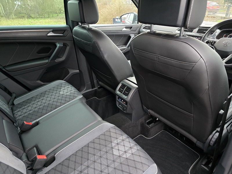 Volkswagen Tiguan TSI R-Line - U91595