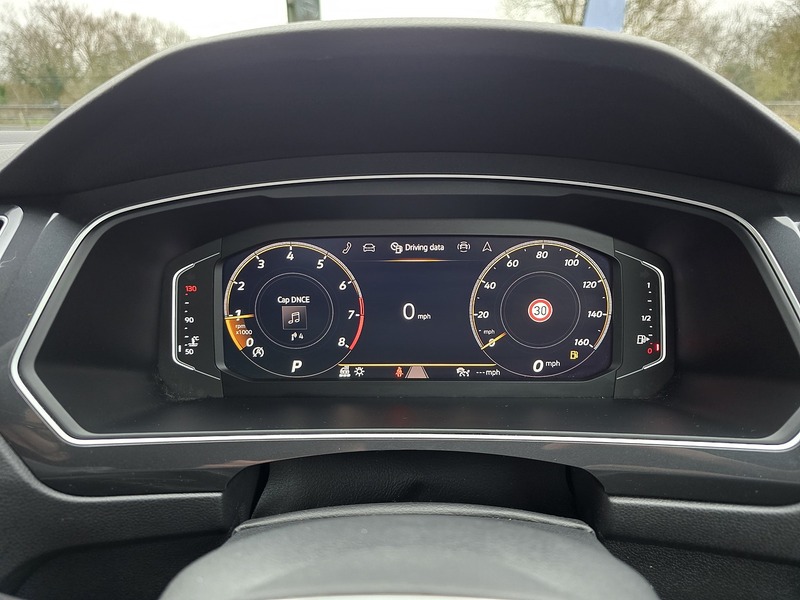 Volkswagen Tiguan TSI R-Line - U91595