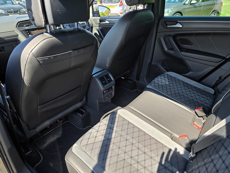 Volkswagen Tiguan TSI R-Line - U91595