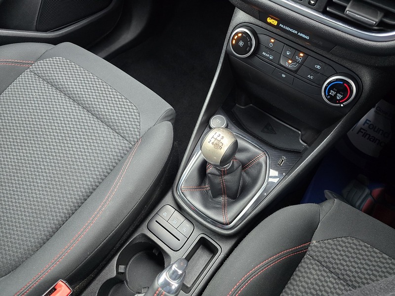 Ford Fiesta T EcoBoost ST-Line - U91603