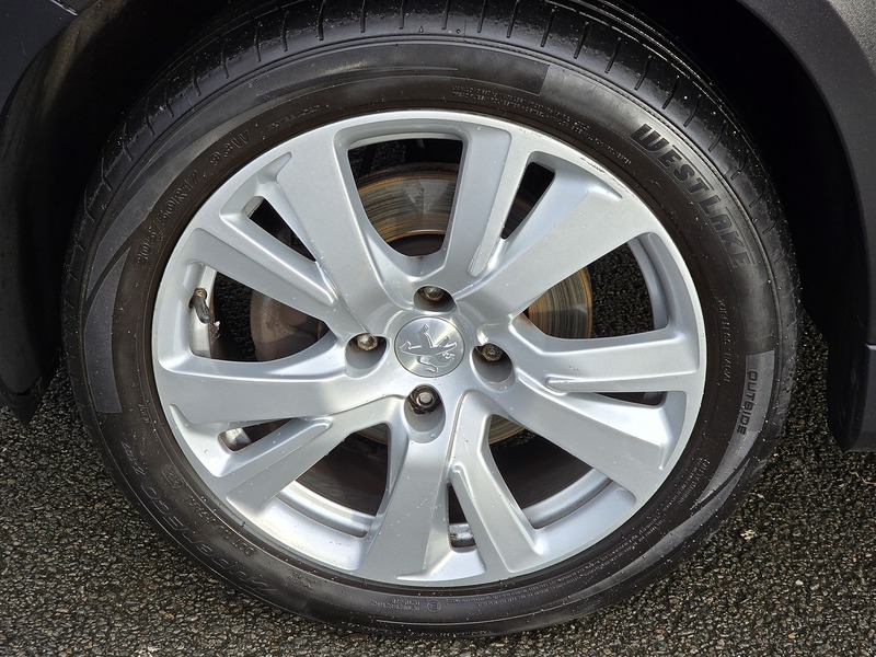 Peugeot 2008 PureTech Allure - U91610