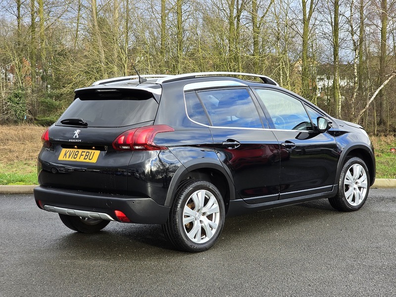 Peugeot 2008 PureTech Allure - U91610