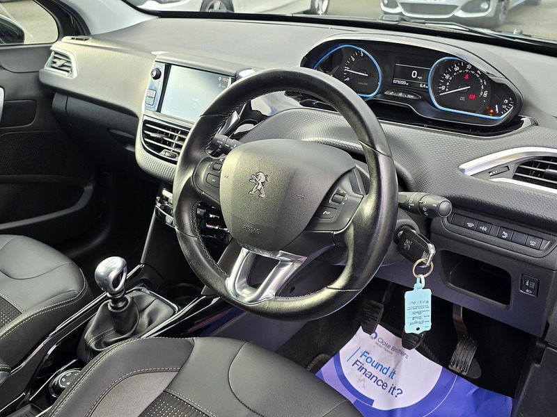 Peugeot 2008 PureTech Allure - U91610