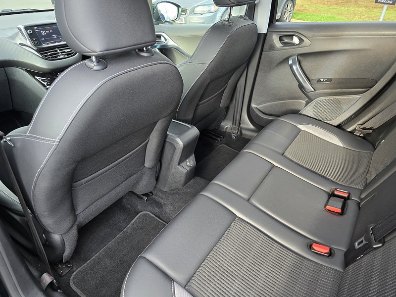 Peugeot 2008 PureTech Allure - U91610