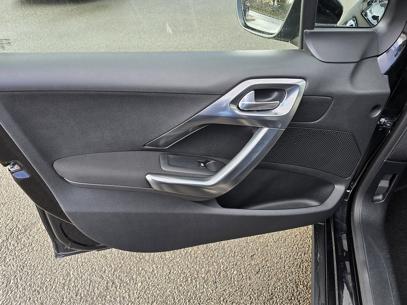 Peugeot 2008 PureTech Allure - U91610