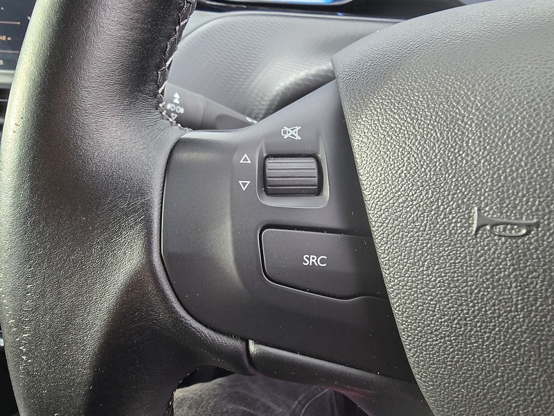 Peugeot 2008 PureTech Allure - U91610