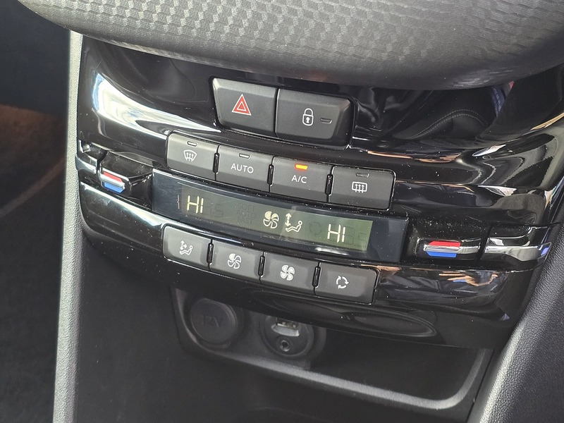 Peugeot 2008 PureTech Allure - U91610