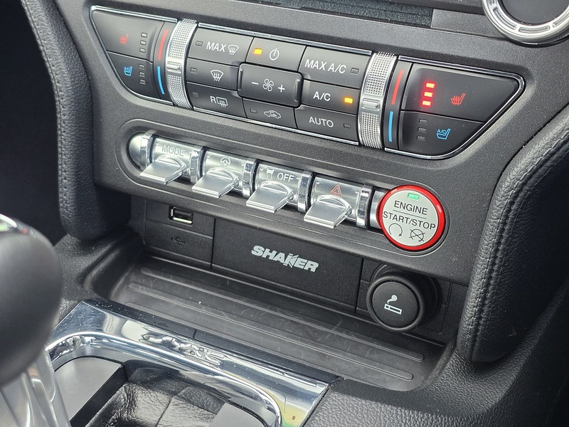 Ford Mustang V8 GT - U91620