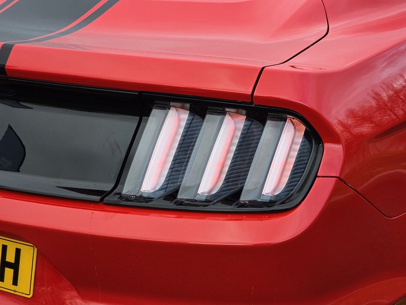 Ford Mustang V8 GT - U91620