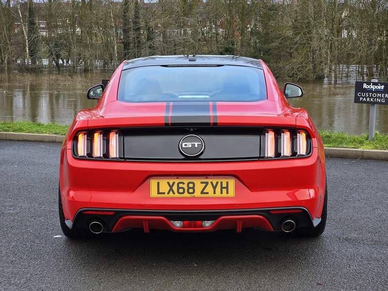 Ford Mustang V8 GT - U91620