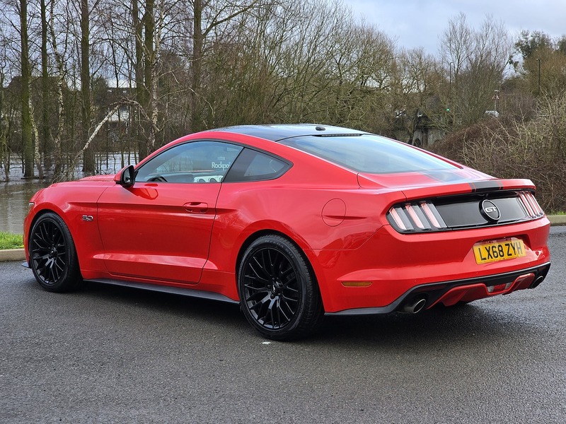 Ford Mustang V8 GT - U91620