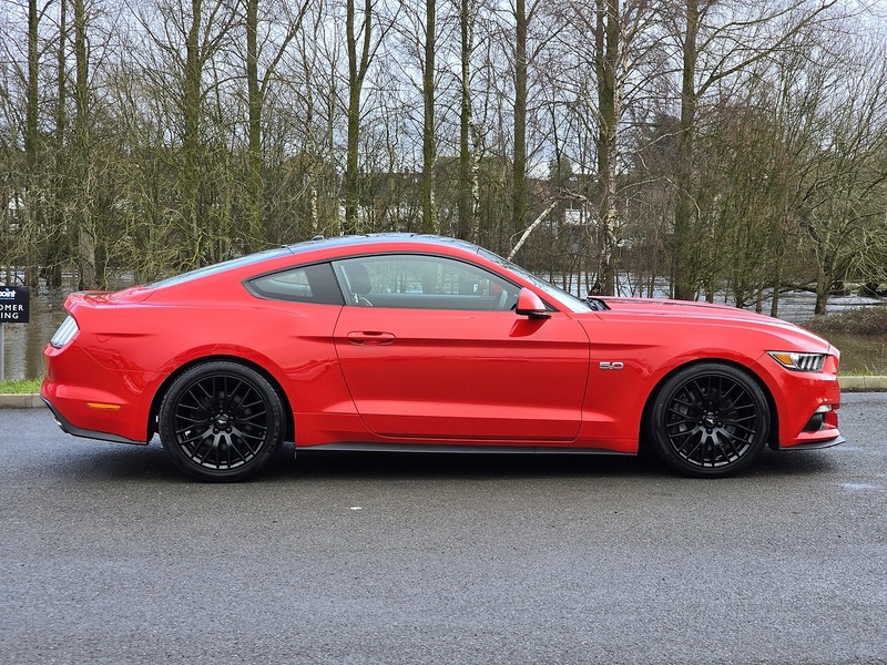 Ford Mustang V8 GT - U91620