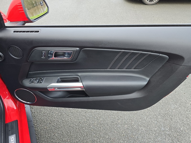 Ford Mustang V8 GT - U91620