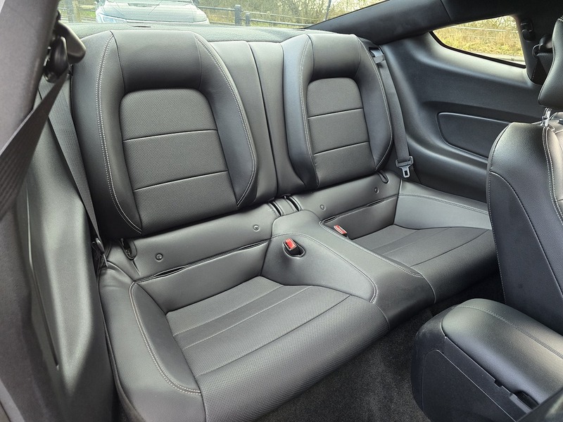 Ford Mustang V8 GT - U91620