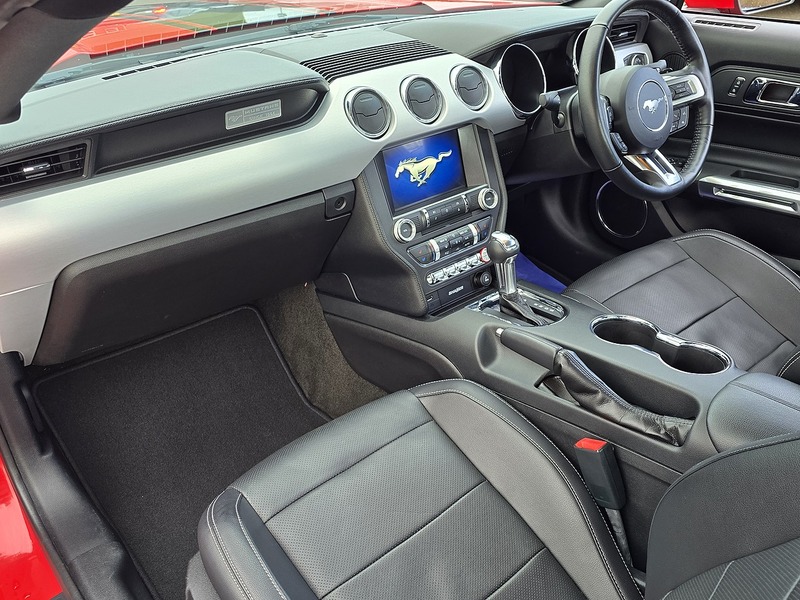 Ford Mustang V8 GT - U91620