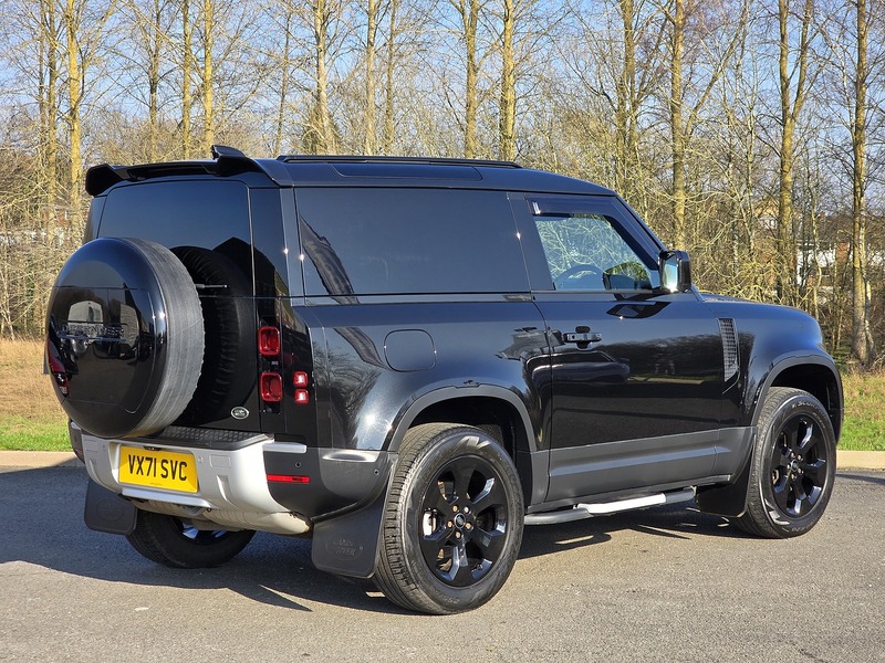 Land Rover Defender 90 D200 MHEV - U91650