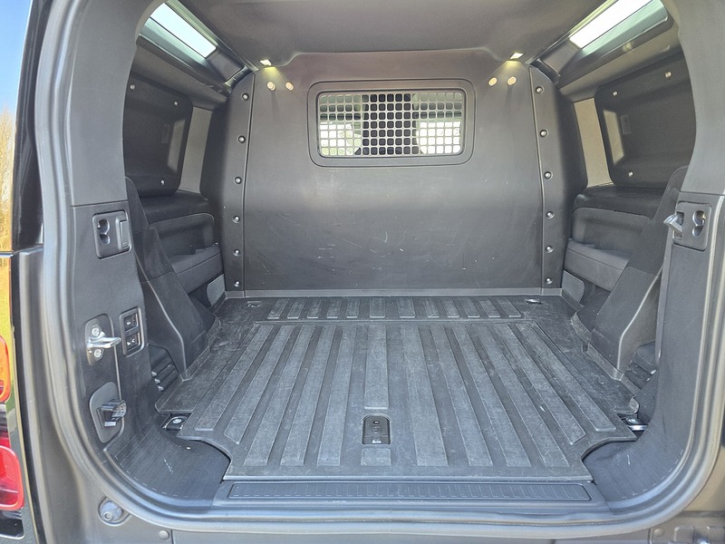Land Rover Defender 90 D200 MHEV - U91650