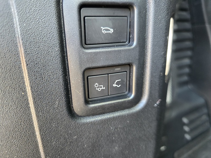 Land Rover Defender 90 D200 MHEV - U91650