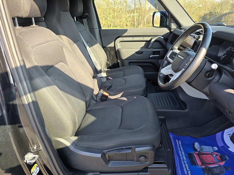Land Rover Defender 90 D200 MHEV - U91650
