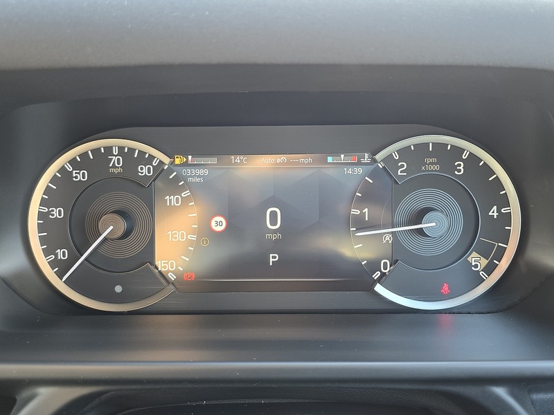 Land Rover Defender 90 D200 MHEV - U91650