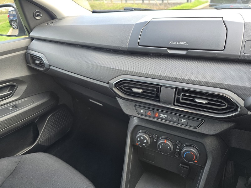 Dacia Sandero SCe Essential - U91662