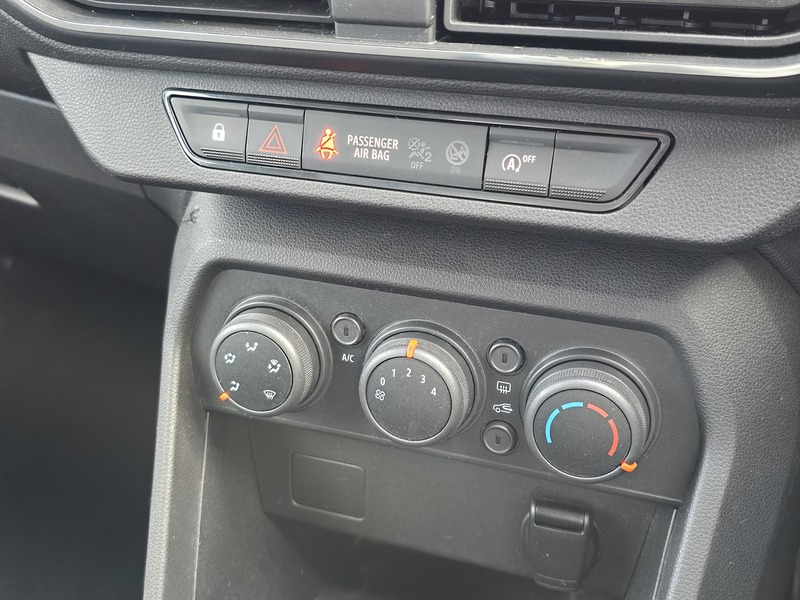 Dacia Sandero SCe Essential - U91662