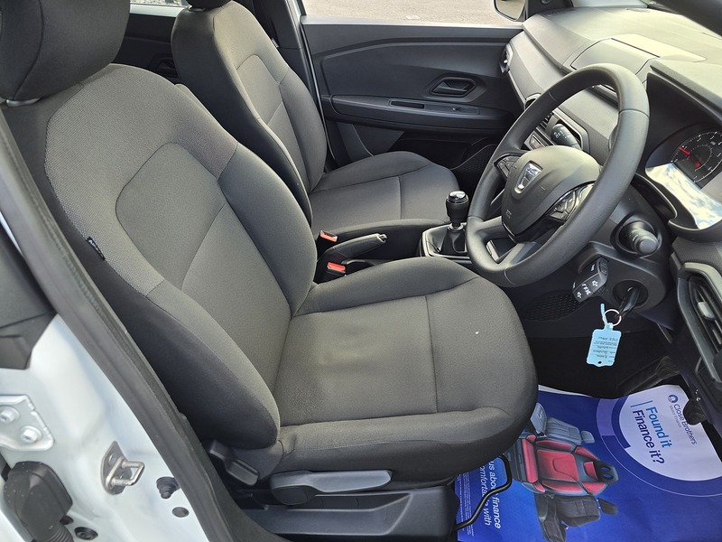 Dacia Sandero SCe Essential - U91662