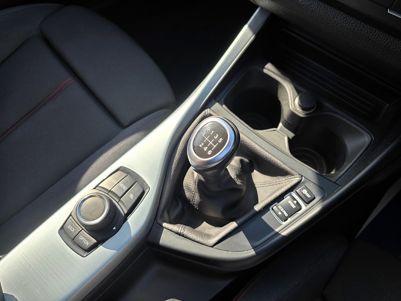 BMW 2 Series 220d Sport - U91669
