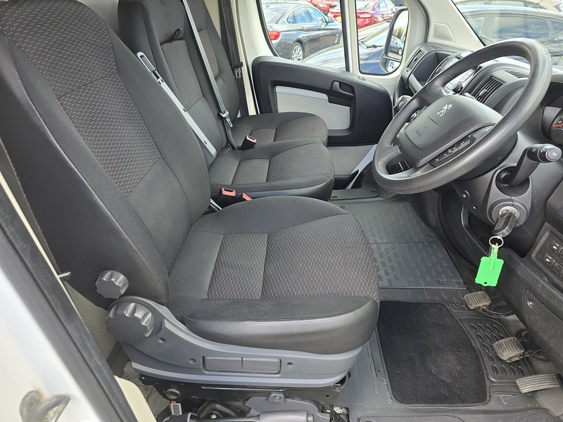 Peugeot Boxer BlueHDi 335 - U91676