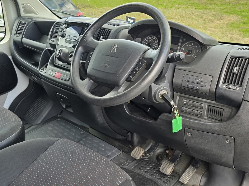 Peugeot Boxer BlueHDi 335 - U91676