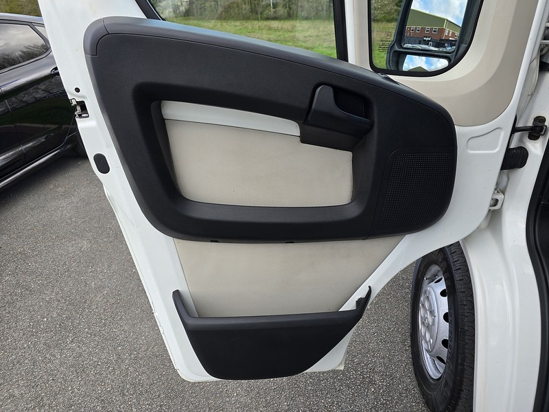 Peugeot Boxer BlueHDi 335 - U91676