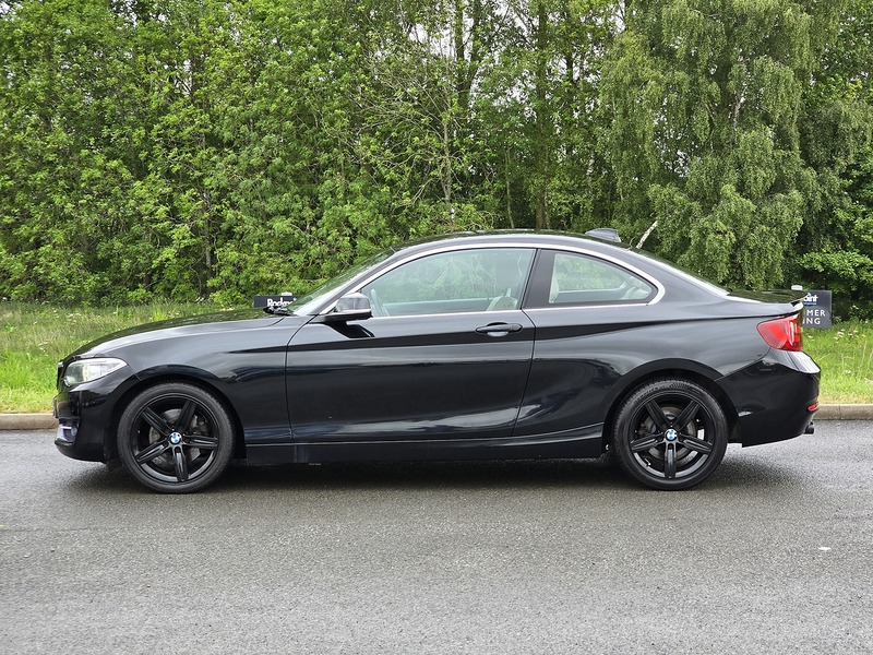 BMW 2 Series 220d Sport - U91694