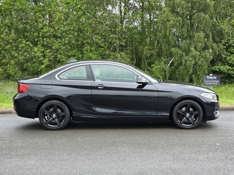 BMW 2 Series 220d Sport - U91694