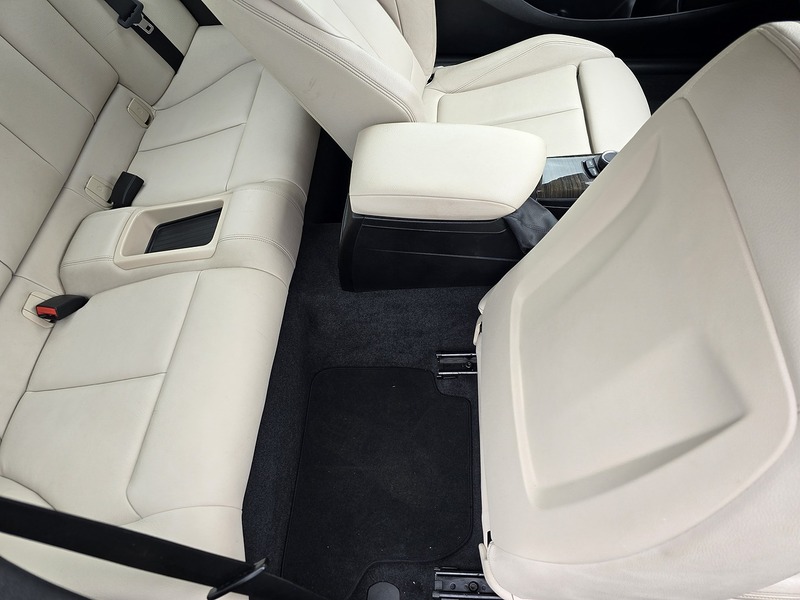 BMW 2 Series 220d Sport - U91694