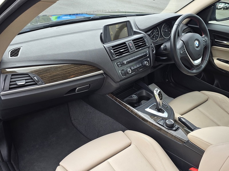 BMW 2 Series 220d Sport - U91694