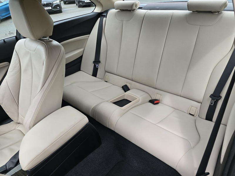 BMW 2 Series 220d Sport - U91694
