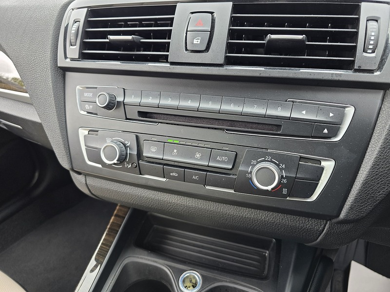 BMW 2 Series 220d Sport - U91694