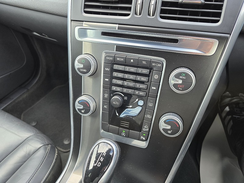 Volvo XC60 D5 R-Design Lux Nav - U91705