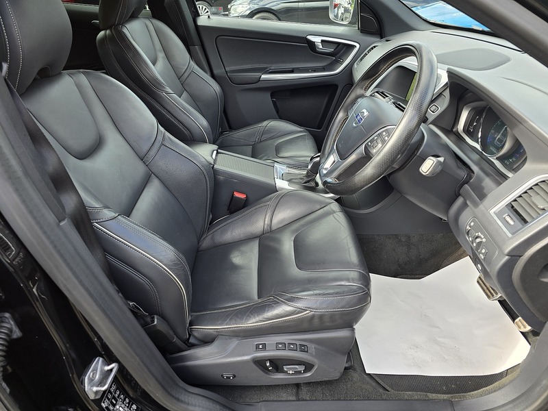 Volvo XC60 D5 R-Design Lux Nav - U91705