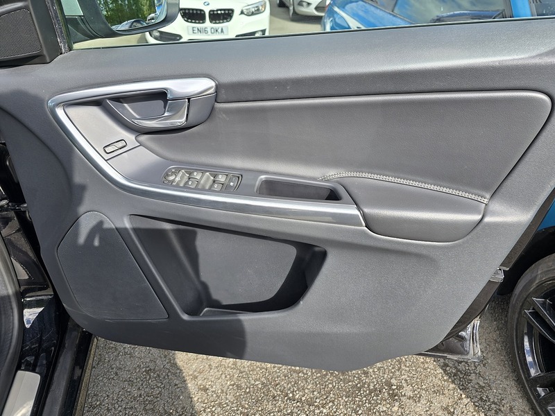 Volvo XC60 D5 R-Design Lux Nav - U91705